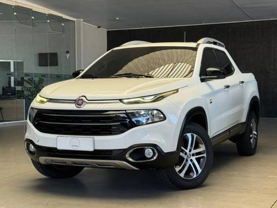 FIAT TORO 2.0 16V TURBO DIESEL VOLCANO 4WD AT9 FIAT TORO 2.0 16V TURBO DIESEL VOLCANO 4WD AT9